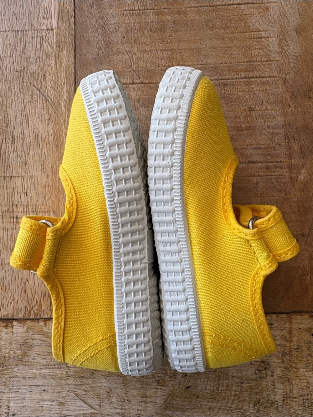 Like new Cienta Yellow Canvas Mary Jane Shoes size 21 - Picture 5 of 7